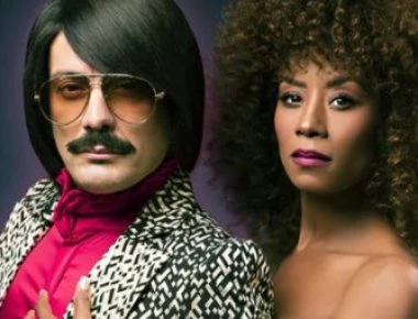 Η Saya ποζάρει χωρίς ρούχα στο πλευρό του Σφίνου και «κόβει» την ανάσα (φώτο)